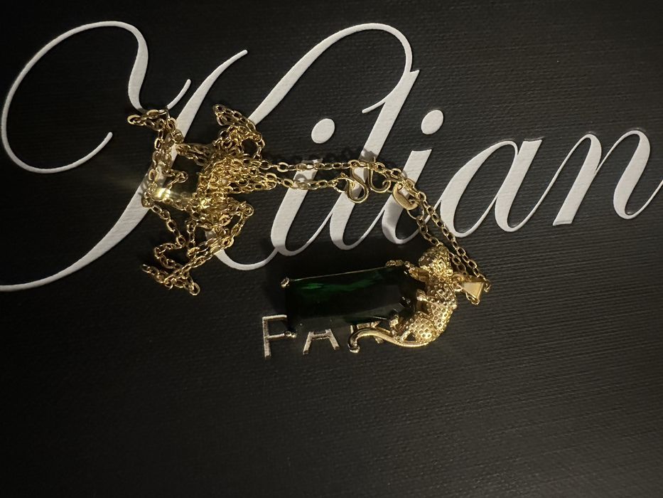 Кулон в стилі Картьє