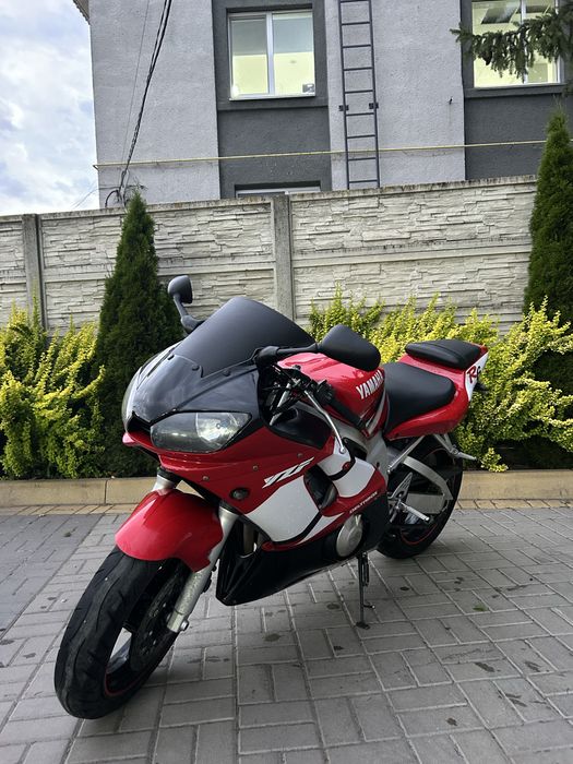 Yamaha R6 у відміному стані