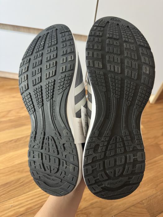 Нові! Кросівки Adidas 45-46 розмір.