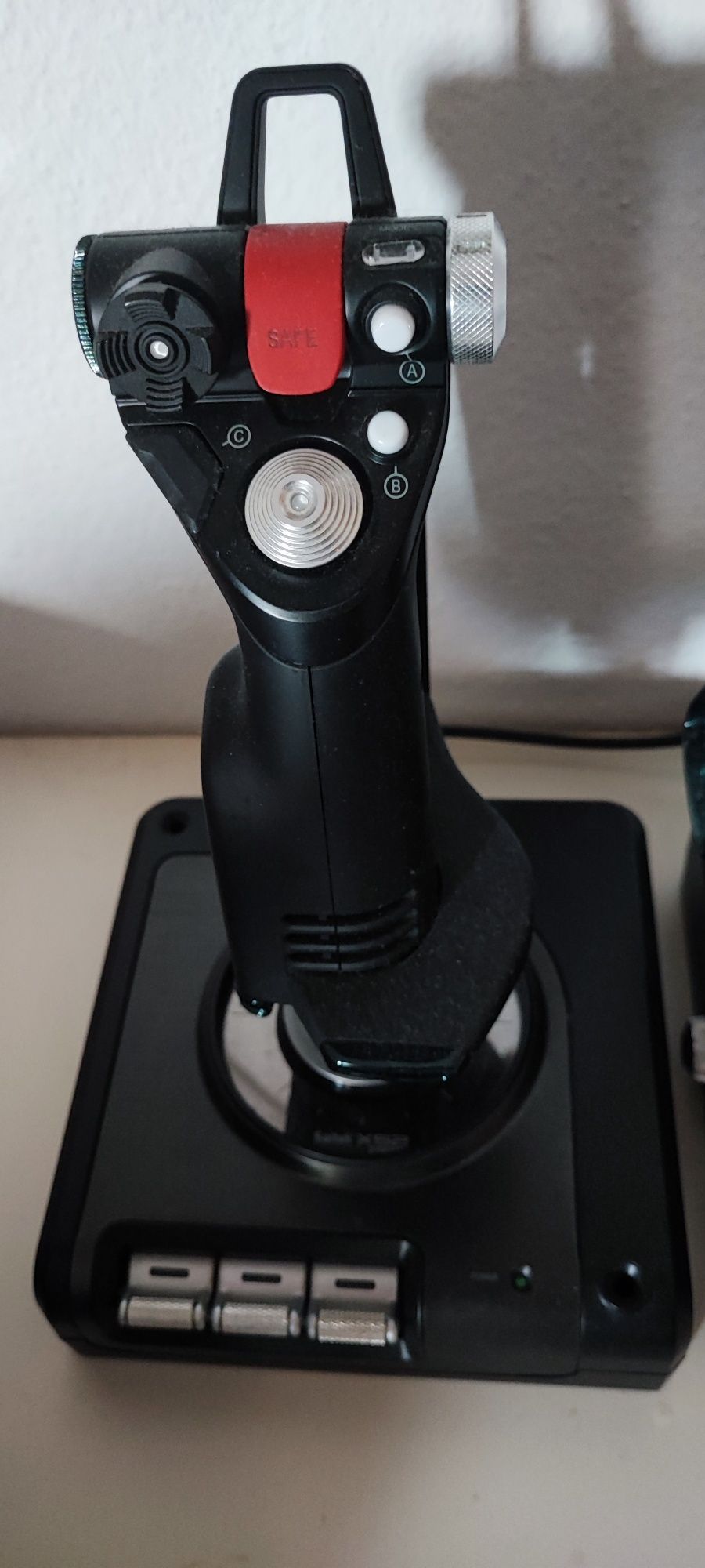 Joystick Saitek x52 pro