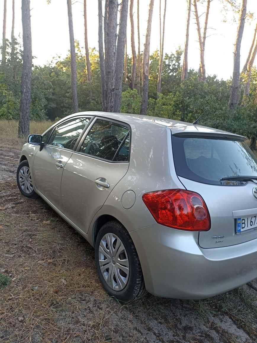 Toyota Auris  1.6