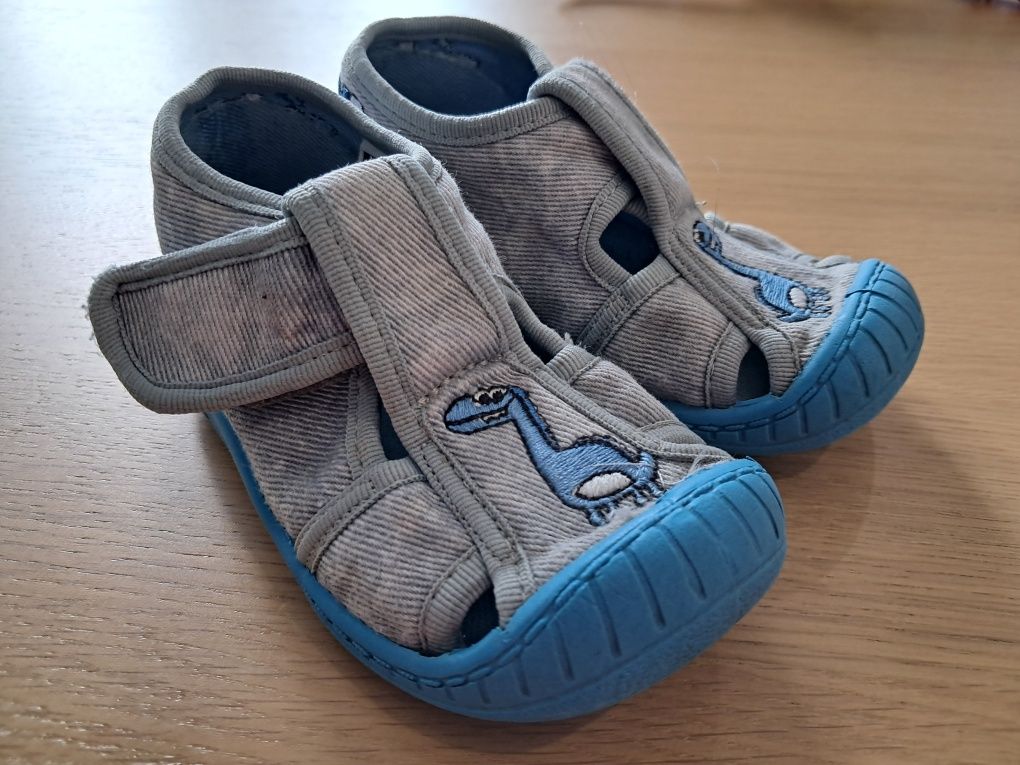 Kapcie/ tenisówki