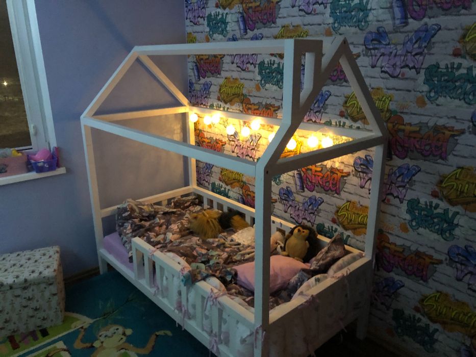Łóżko-domek z materacem 160*80