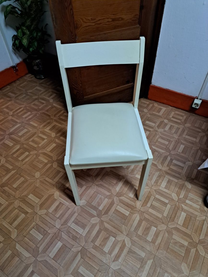 Cadeira de madeira, branca - BAIXA DE PREÇO