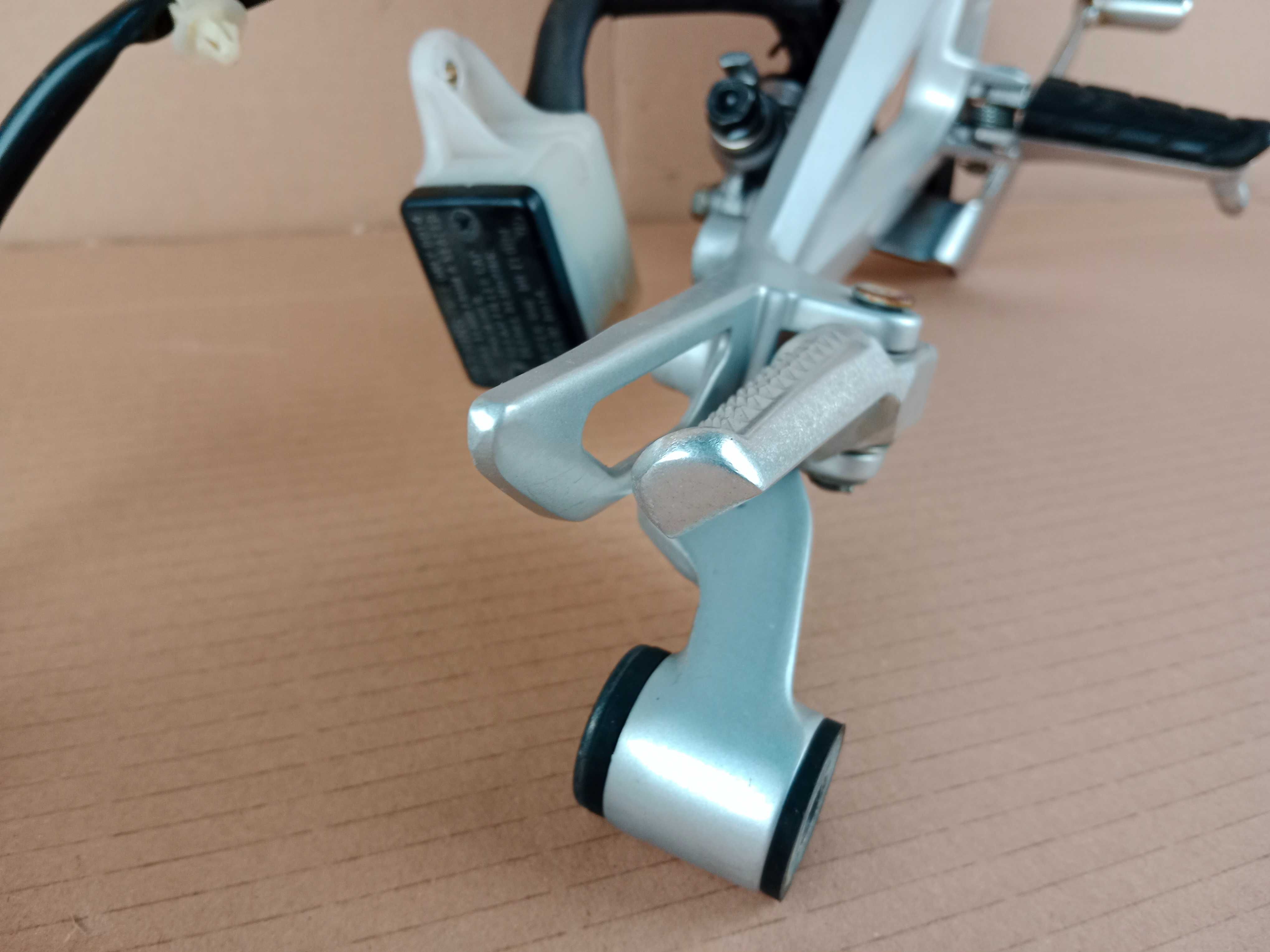 Honda NC 750 X DCT Prawy Set Podnóżek Kierowcy Dźwignia Hamulca Pompa