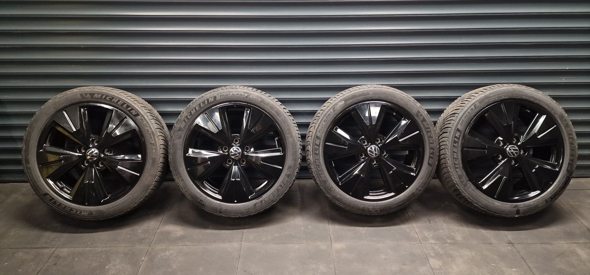 Koła oryginalne VW R-Line T5 T6 MULTIVAN MAN TGE R19