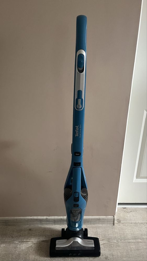 Pionowy bezprzewodowy Odkurzacz TEFAL Dual Force TY6751