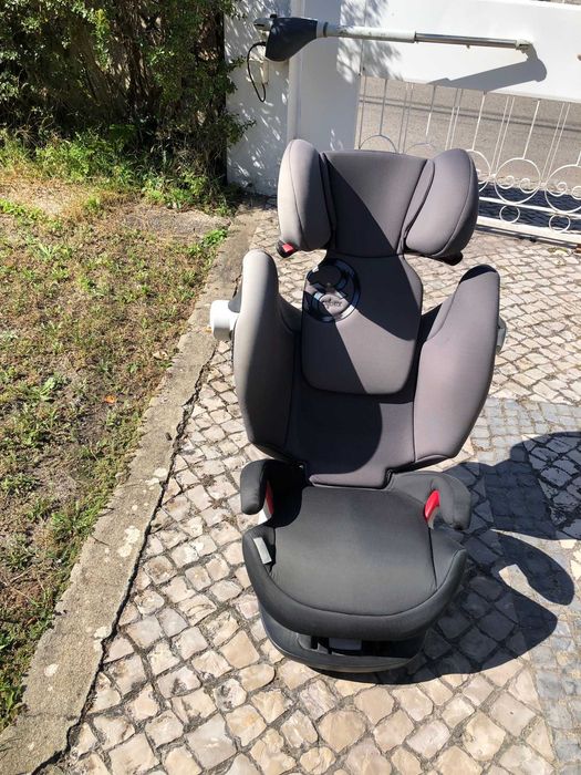 Excelente cadeira auto para criança de marca Sybec.