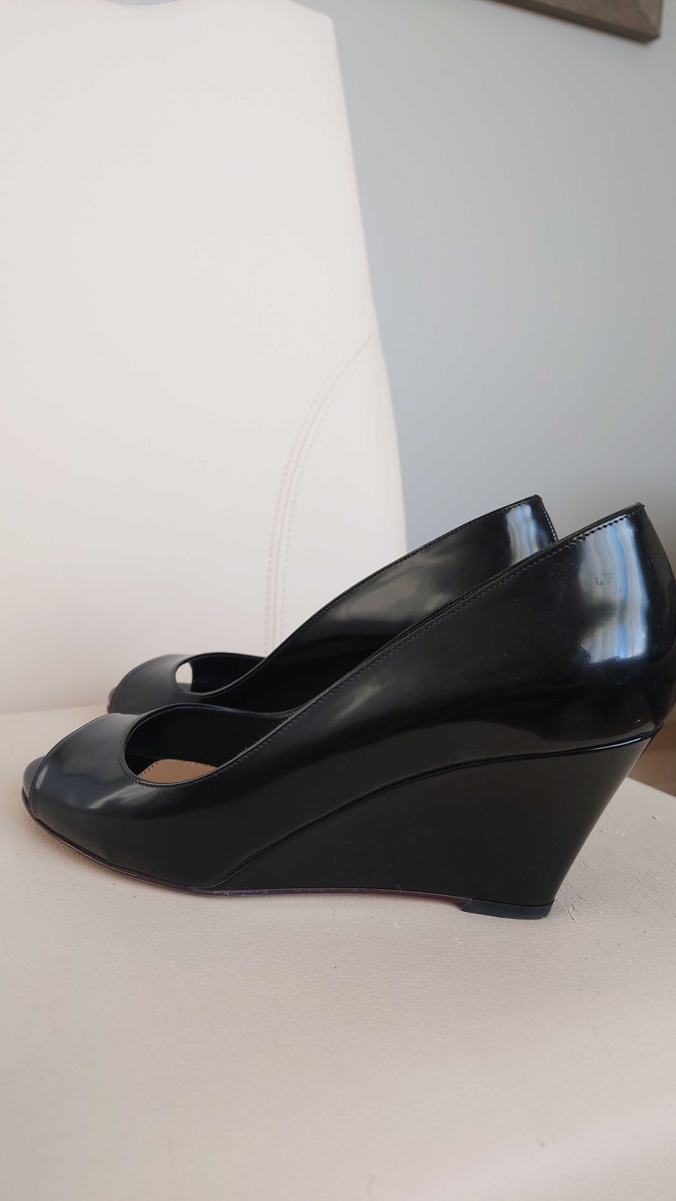 Жіночі туфлі Sergio Rossi з лакової шкіри на платформі