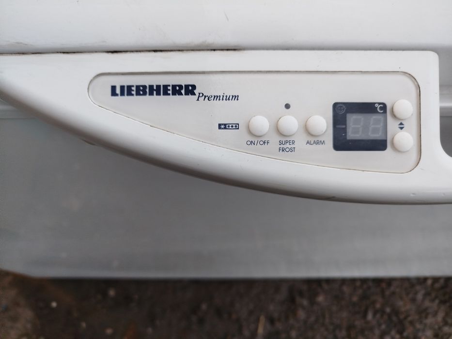 Морозильна камера ларь на 363л LlEBHERR