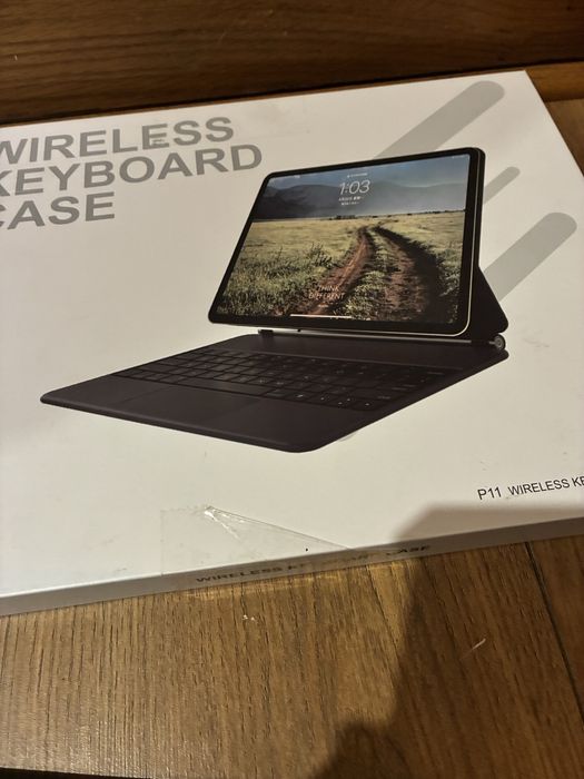 Чохол для планшета з бездротовою клавіатурою