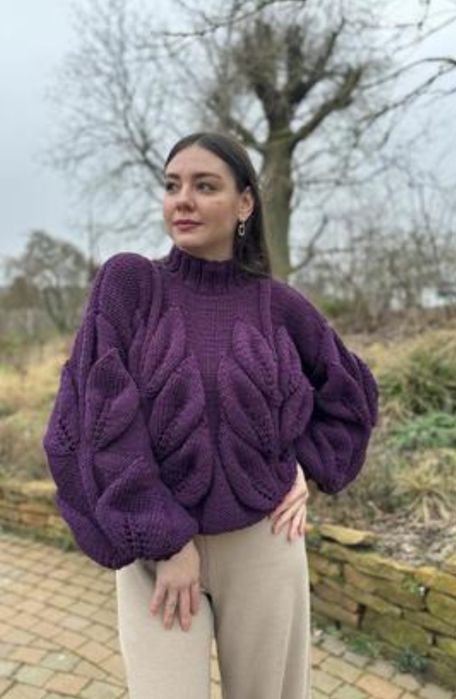 Свитер с крупными листьями под заказ