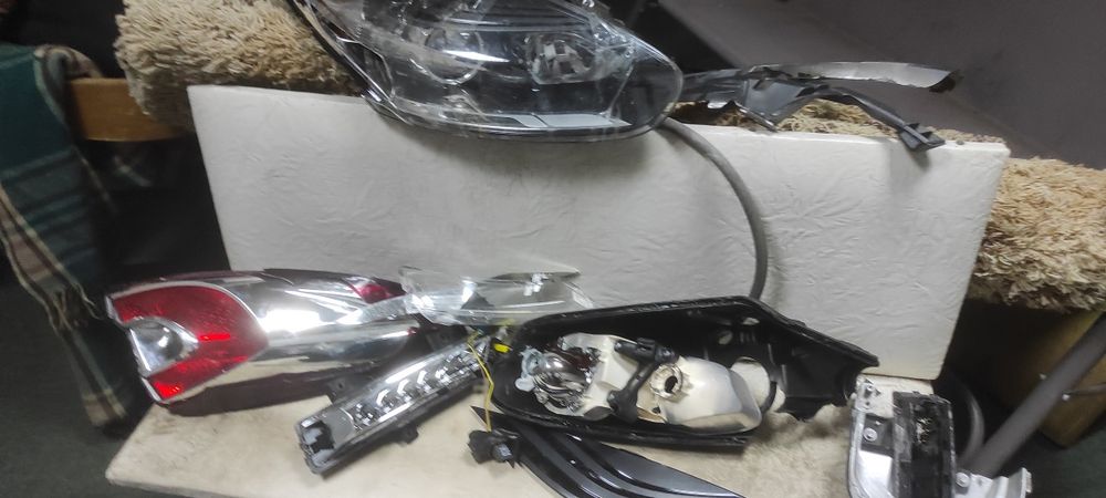 Рено Меган фары под реставрацию зеркальный элемент линзы  корректоры..