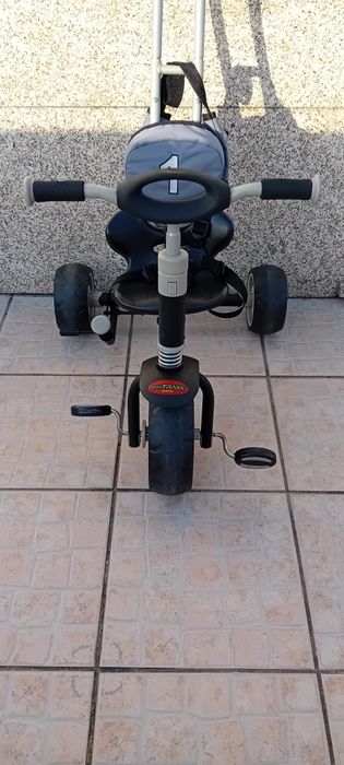 Triciclo para criança