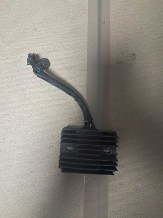 Suzuki SV650 - Regulator napięcia