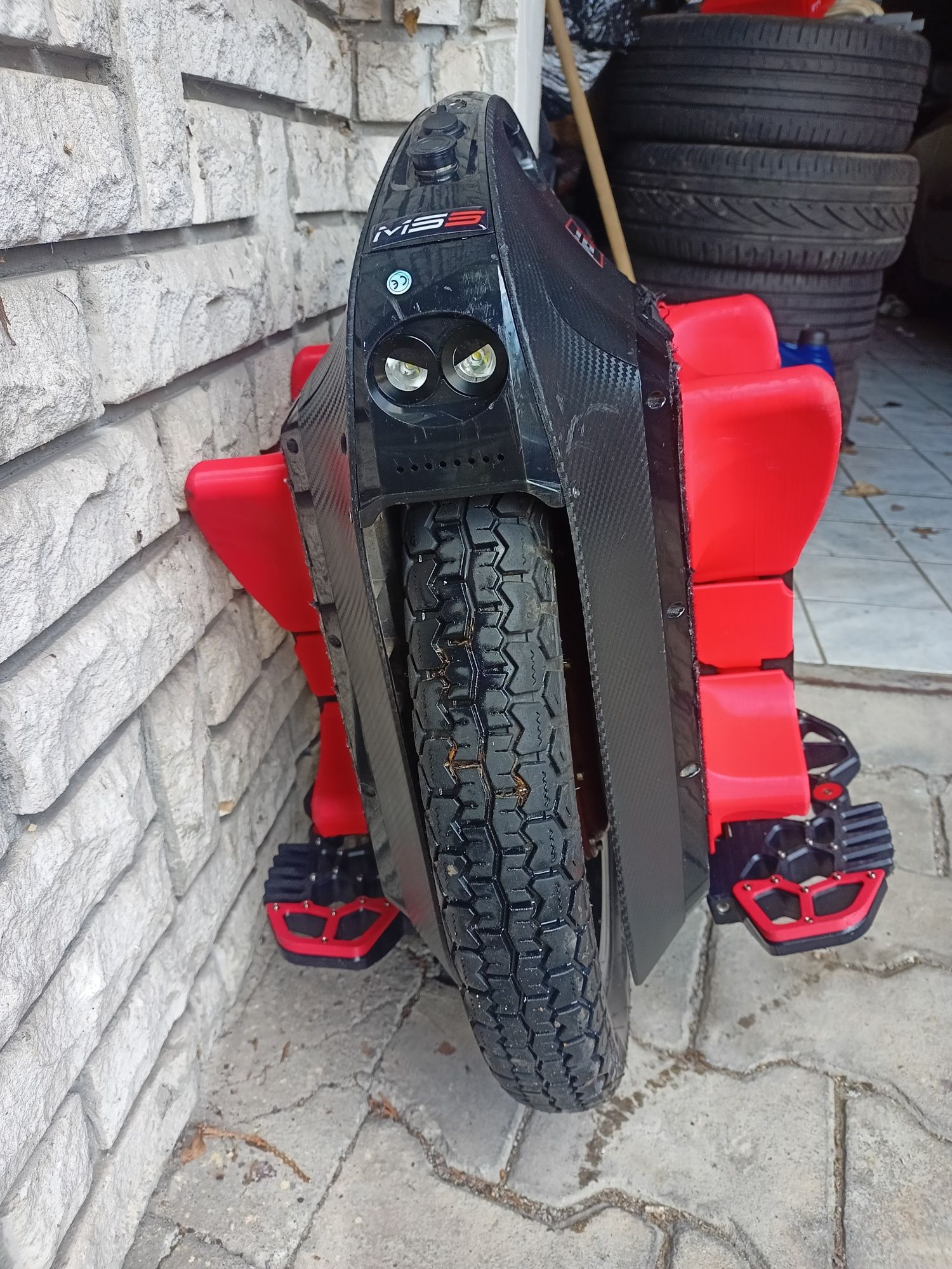 Begode Monster v3 100v 2300wh (do 90-100 km przebiegu)