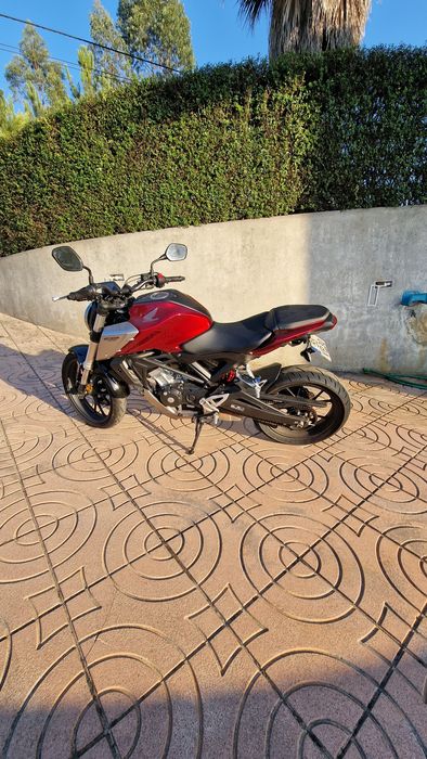 Vendo mota Honda CB 125 R