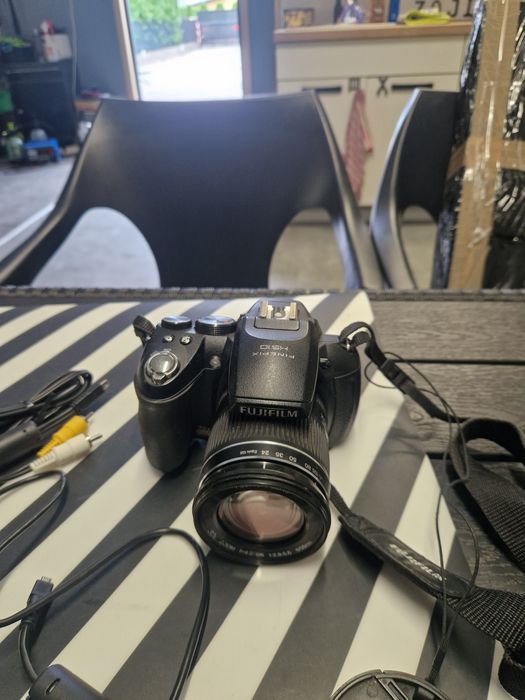 Aparat FUJIFILM Finepix  HS10