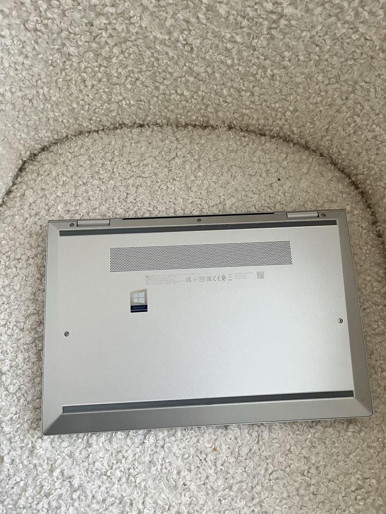 Hp elitebook x360 830 g8 i5-1135g7 16gb ram 13.3”FHDips