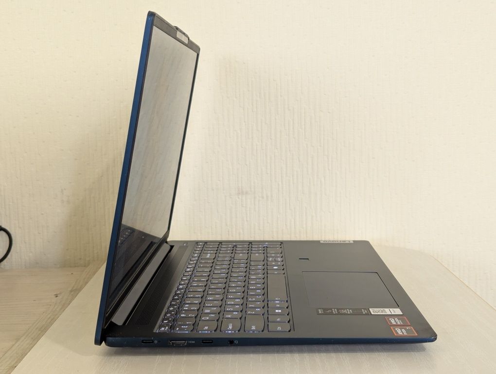 Lenovo Ideapad 16" IPS Ryzen 7 8845HS/16Gb/1Tb NVME