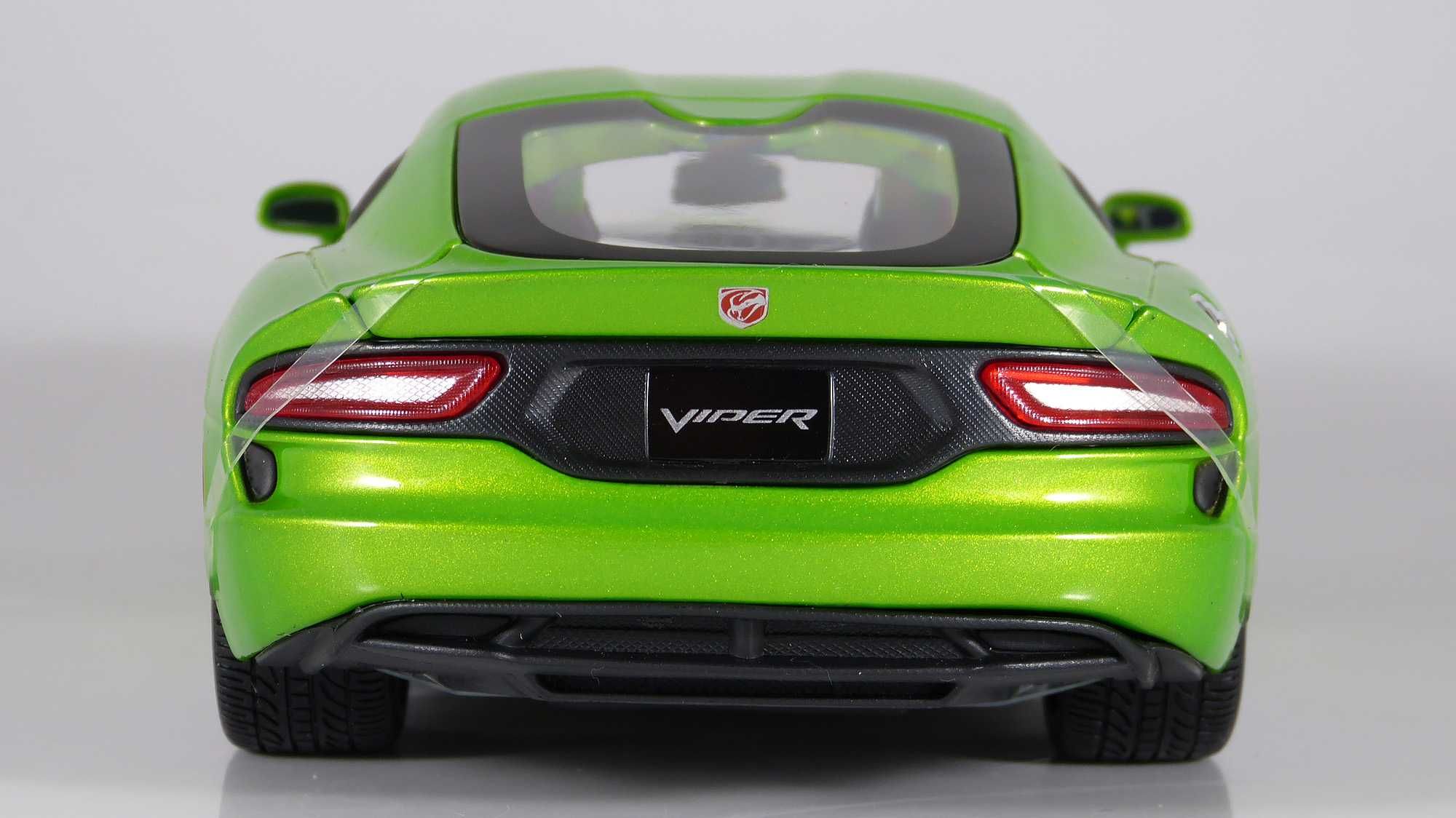 Model 1:18 Maisto Dodge Viper SRT GTS green