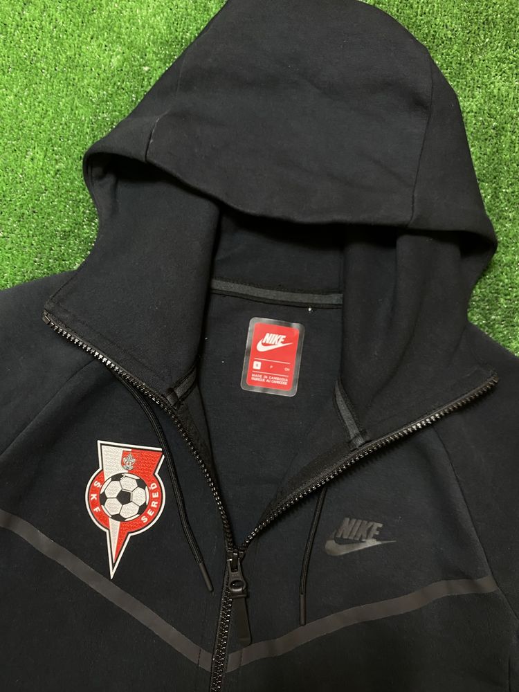 Чоловіча оригінальна зіпка Nike Tech Fleece