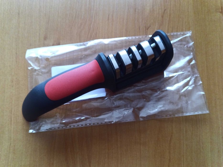 Ostrzałka do ostrzenia noży kuchennych nożyczek osełka 4w1