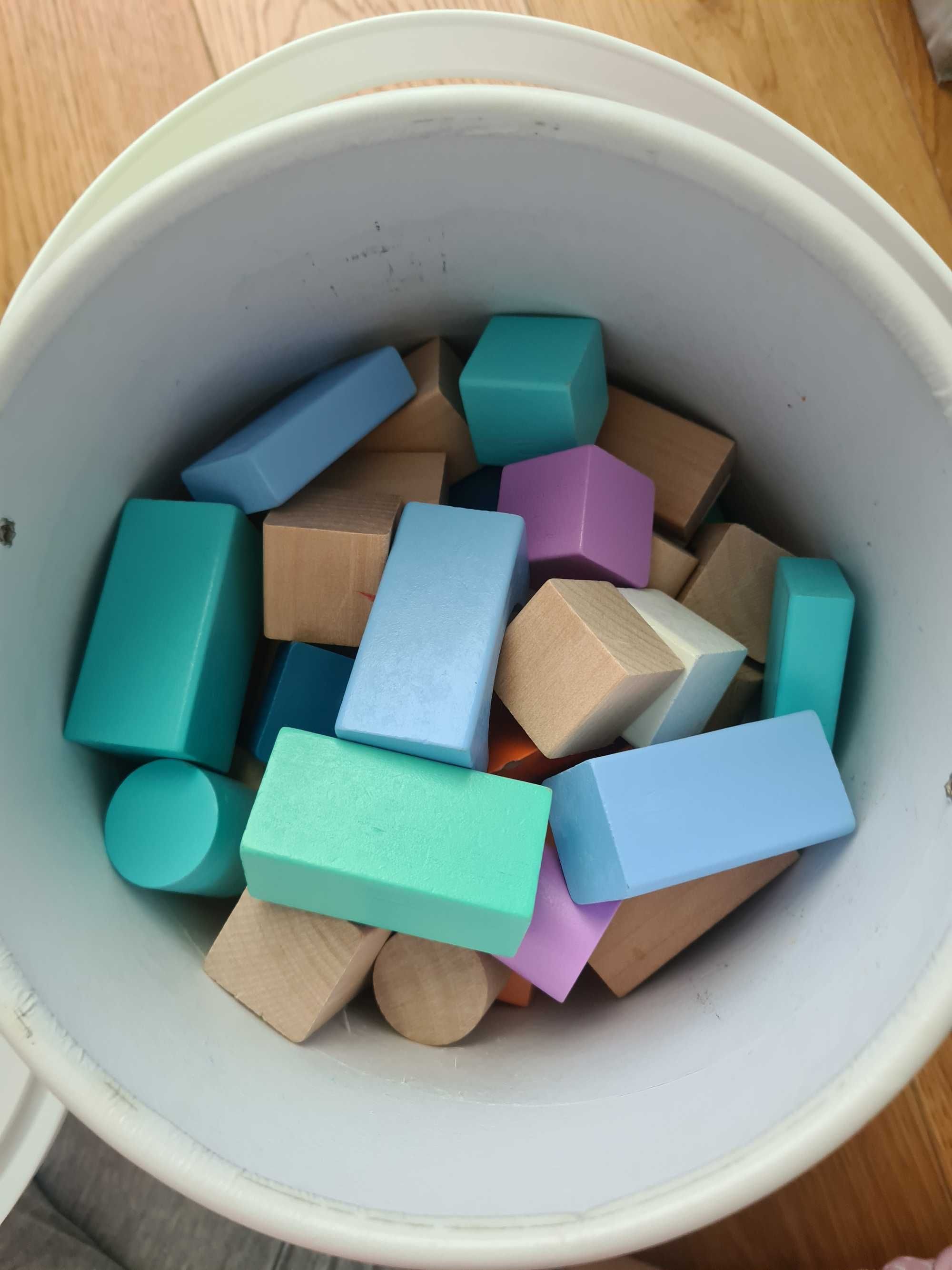 Ecotoys 100 drewnianych klocków z sorterem pastelowe