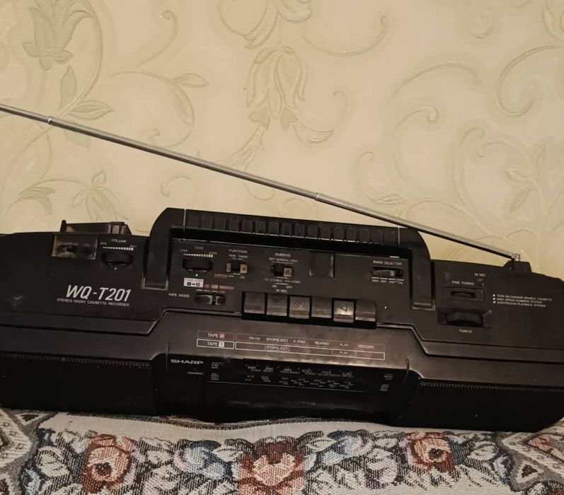 Японський магнітофон SHARP WQ-T201