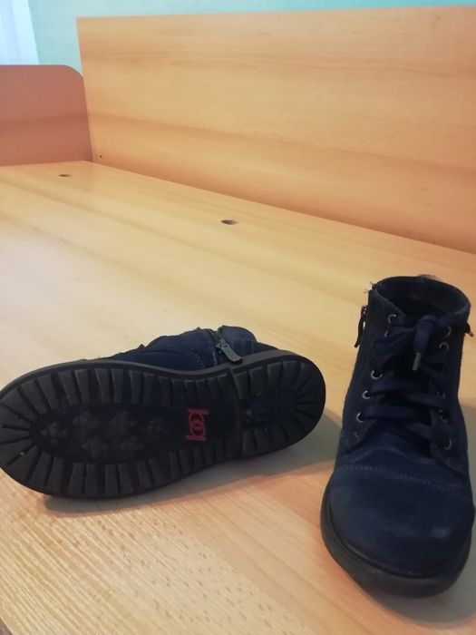 Продам осінні ботінки для дівчинки