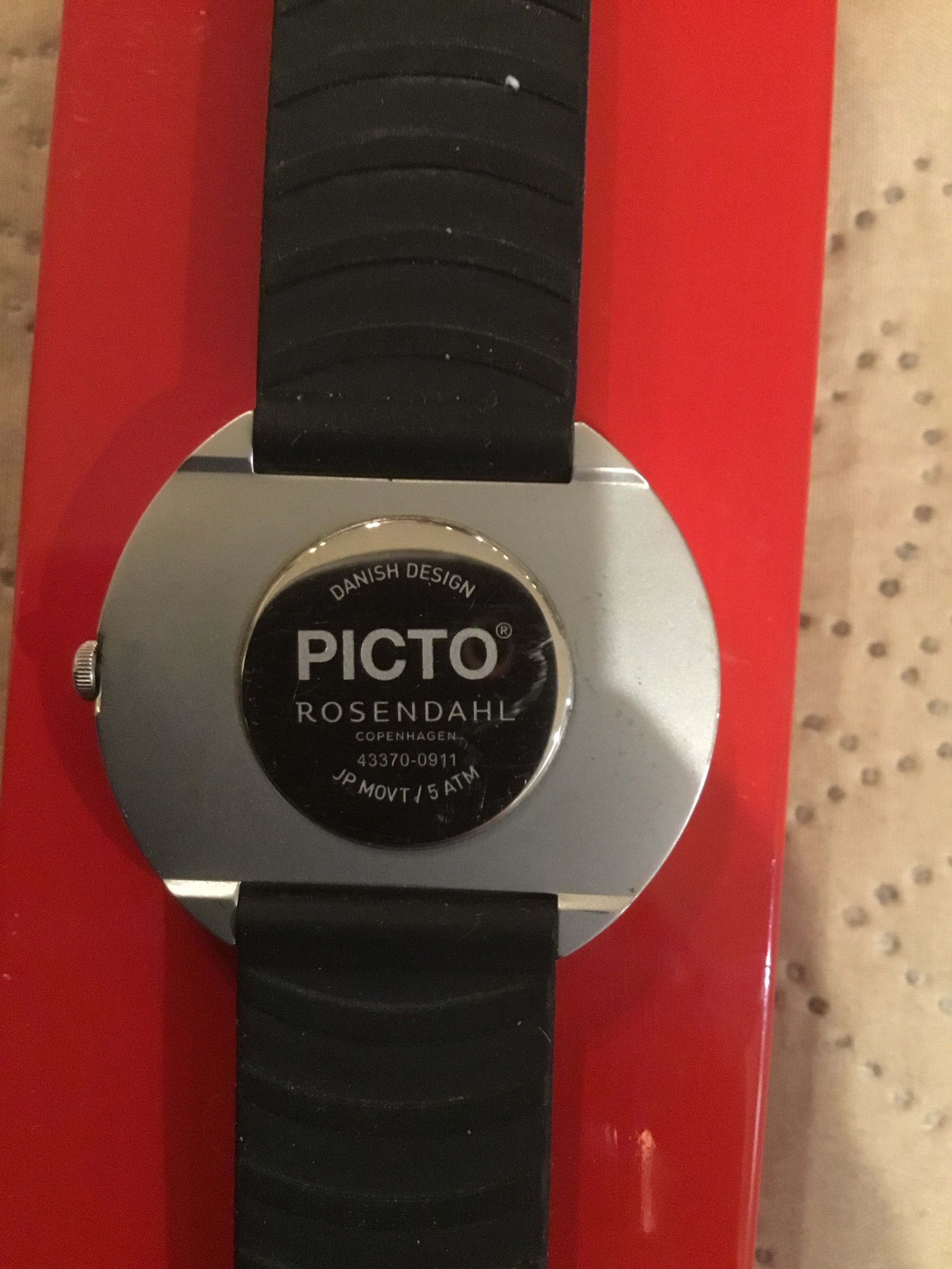 Часы дизайнерские Picto Rosendahl
