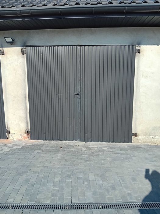 Bramy garażowe używane