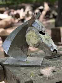 Rzeźba z metalu popiersie Konia