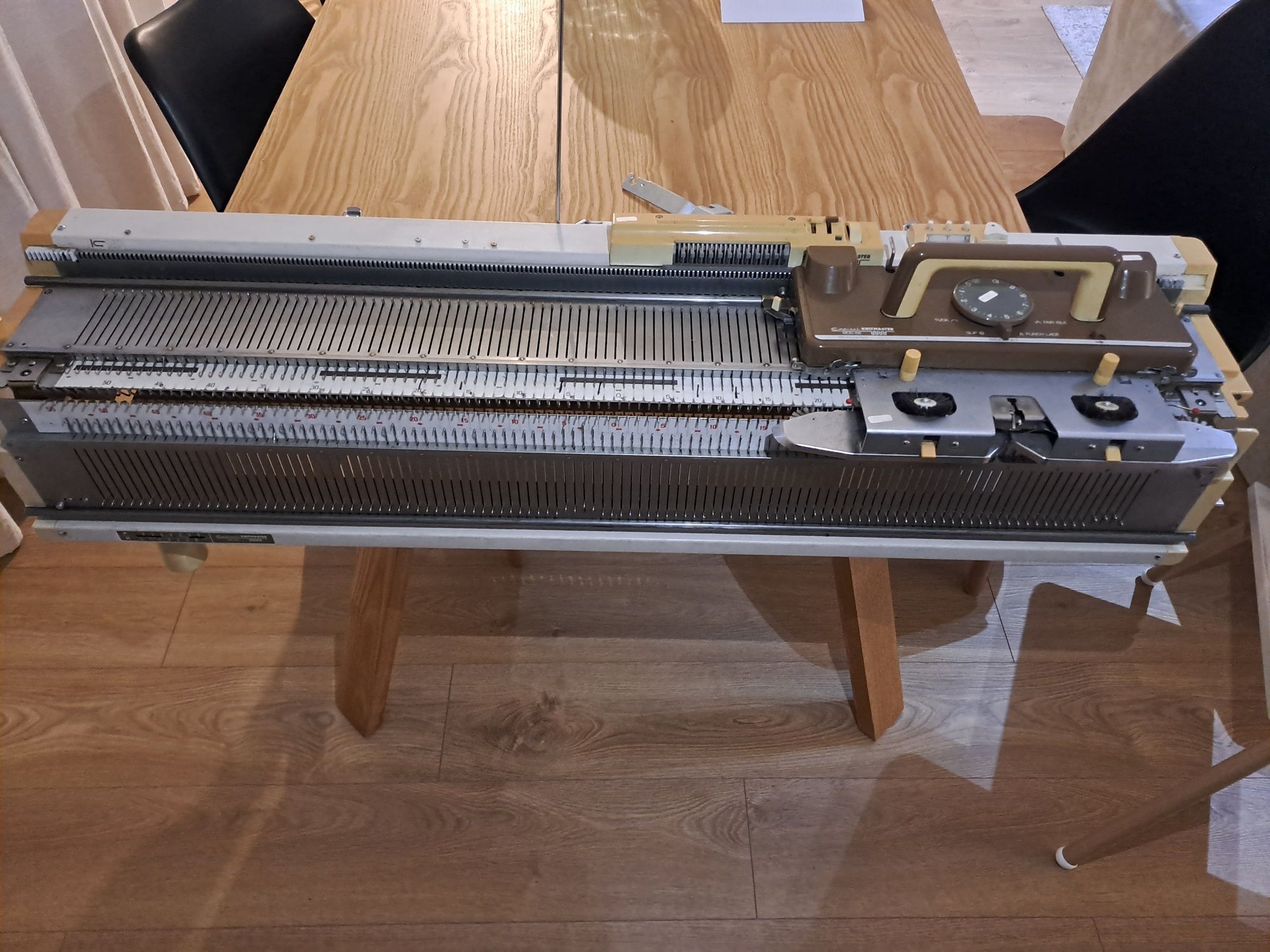 Maquina tricotar Empisal knitmaster mod.155 profissional