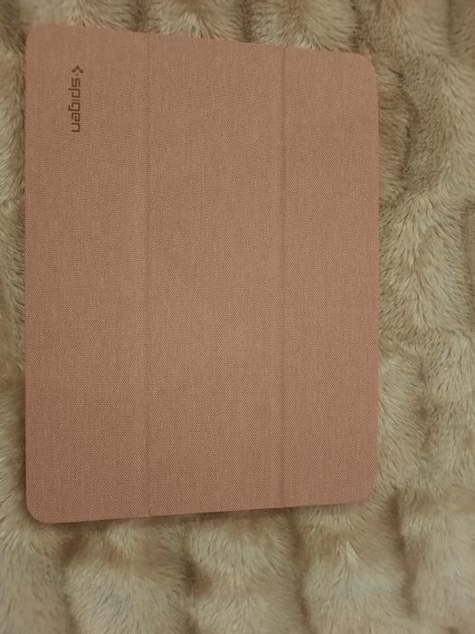 Чехол на планшет Spigen