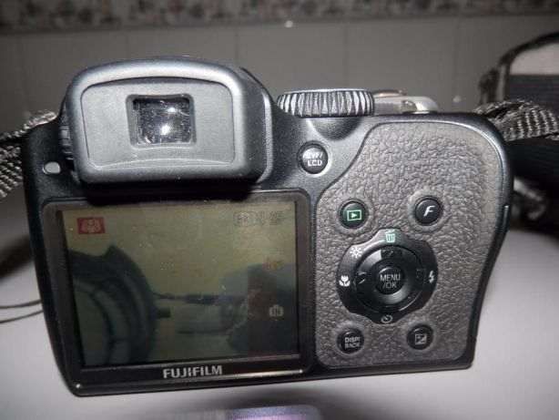 Máquina Fujifilm Finepix S8000fd