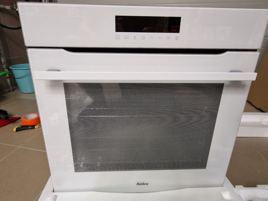 Piekarnik Amica do zabudowy biały