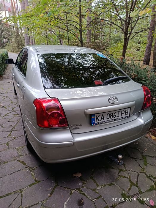 Тойота авенсіс т 25