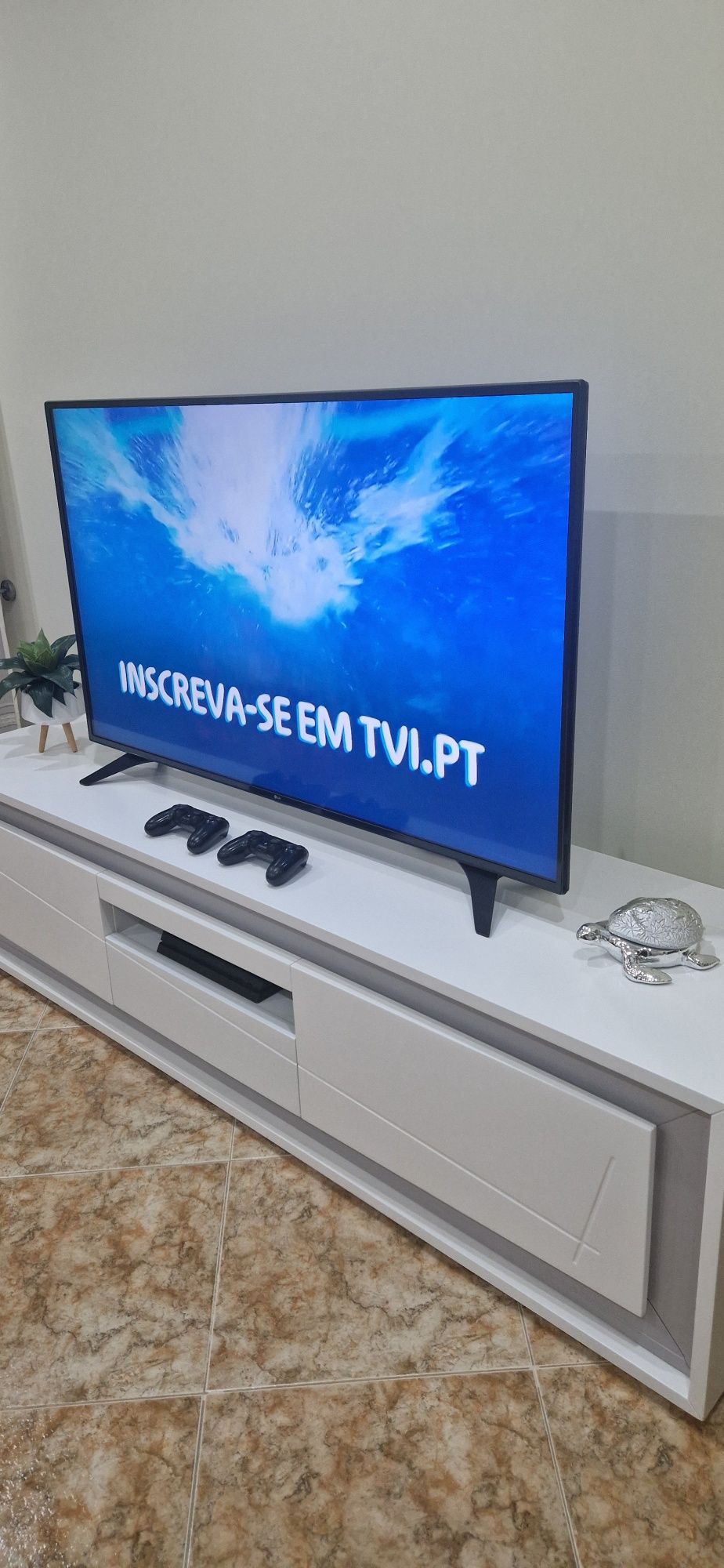 Smart tv LG 55" em muito bom estado