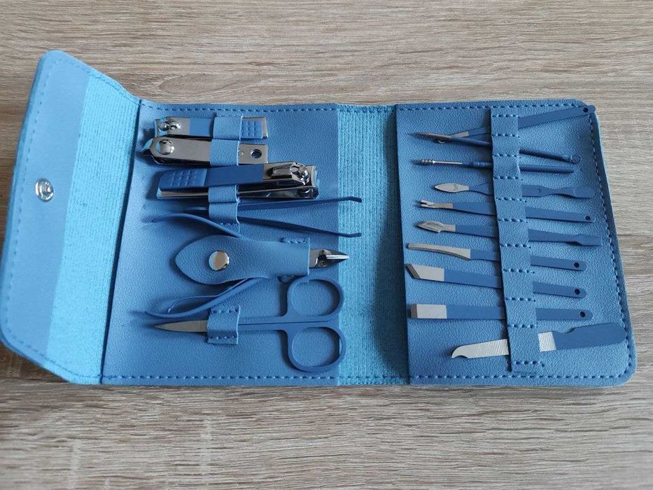 Набір для манікюру 16 предметів Makeup Kit з чохлом на кнопці