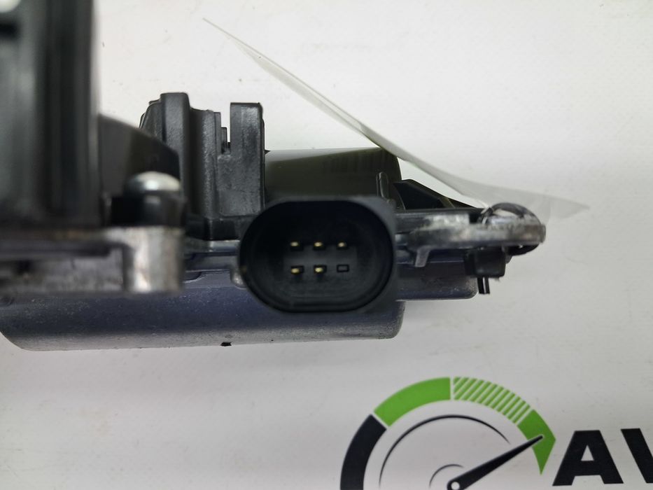 Доводчик двери багажника AUDI Q7 4M 4M0827887C