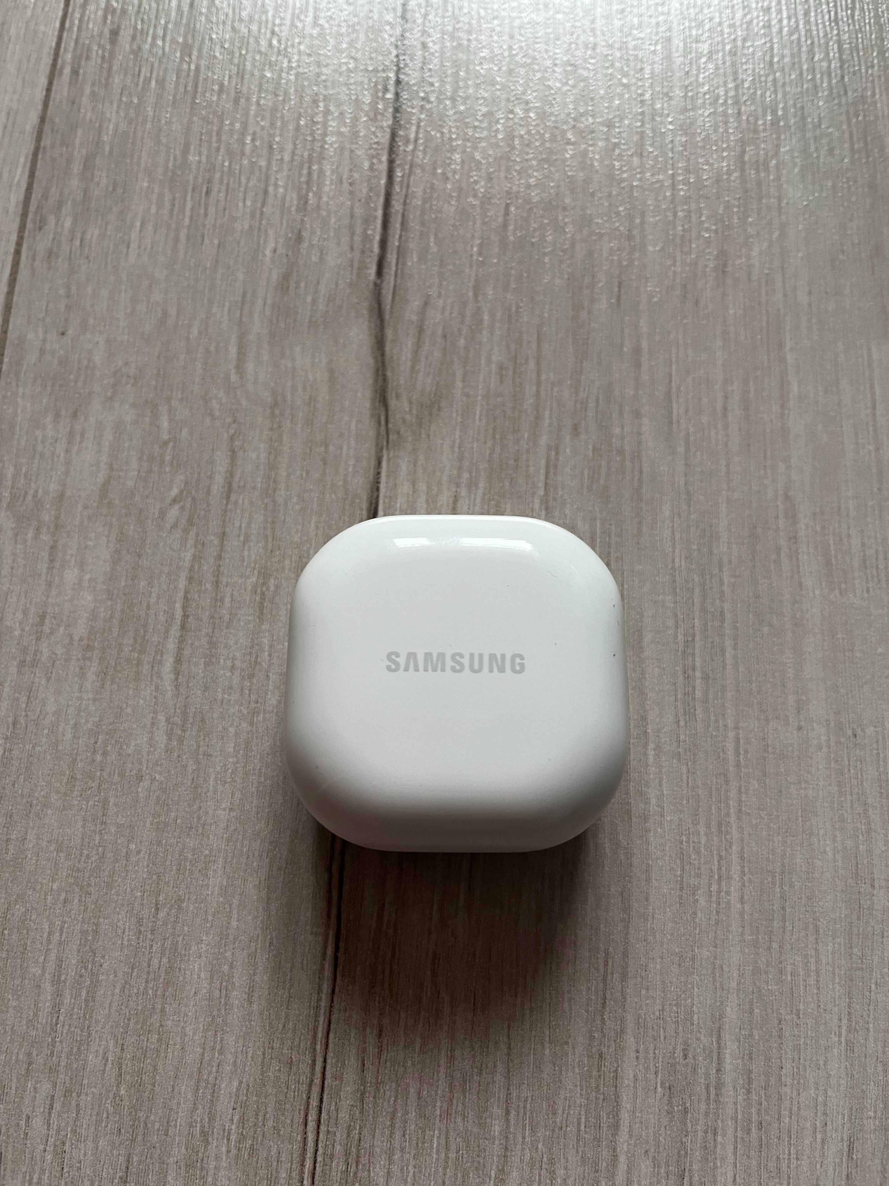 Samsung Galaxy Buds 2 etui ładujące