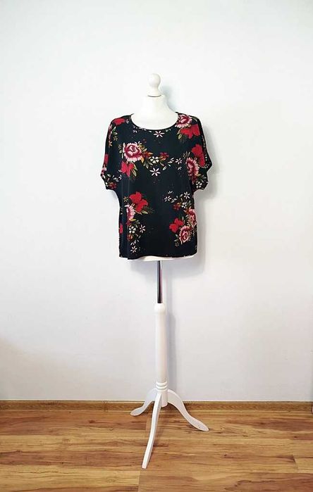 Shein czarna bluzka oversize w kwiaty