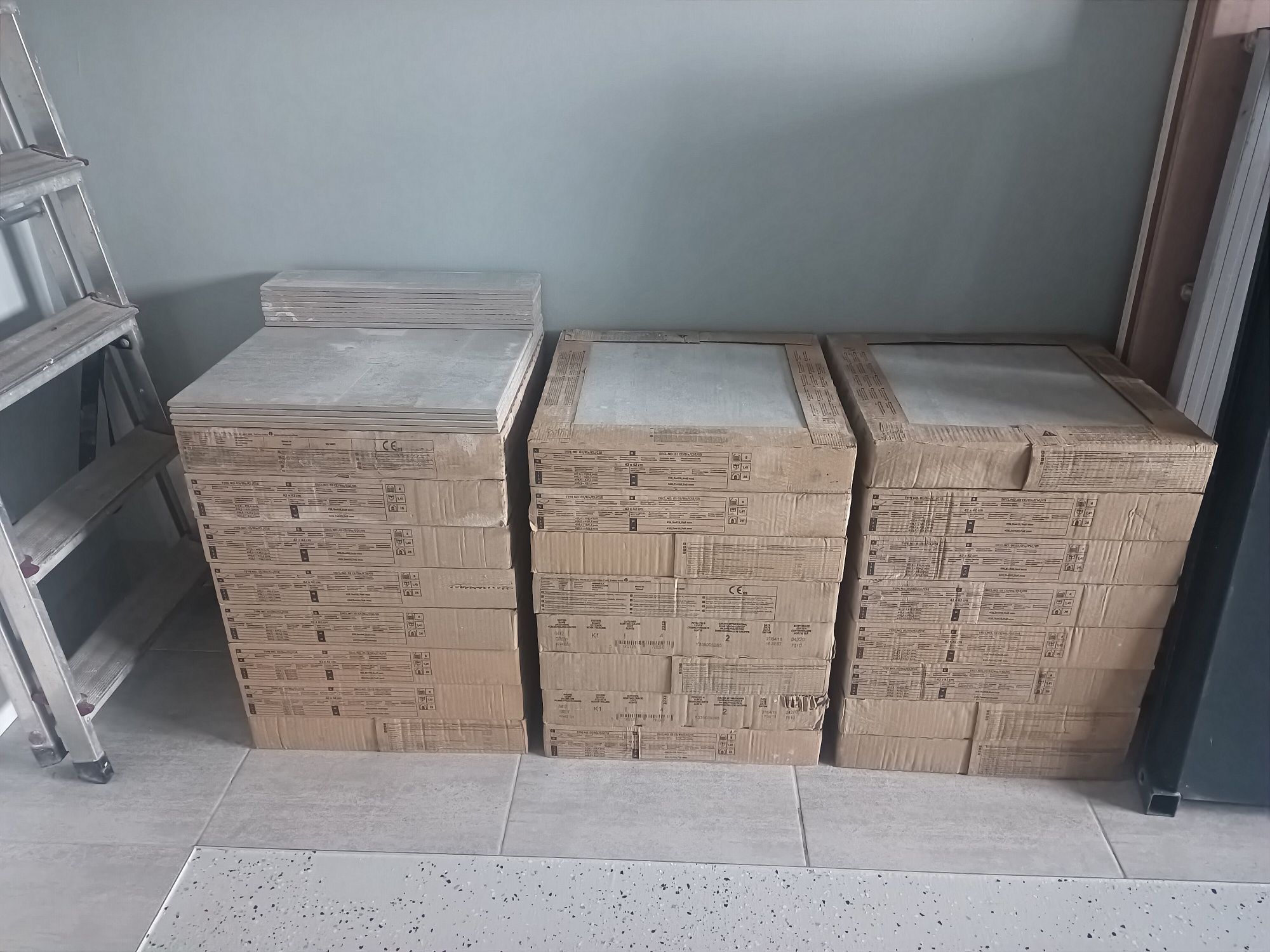 Nowe płytki gresowe 42x42
