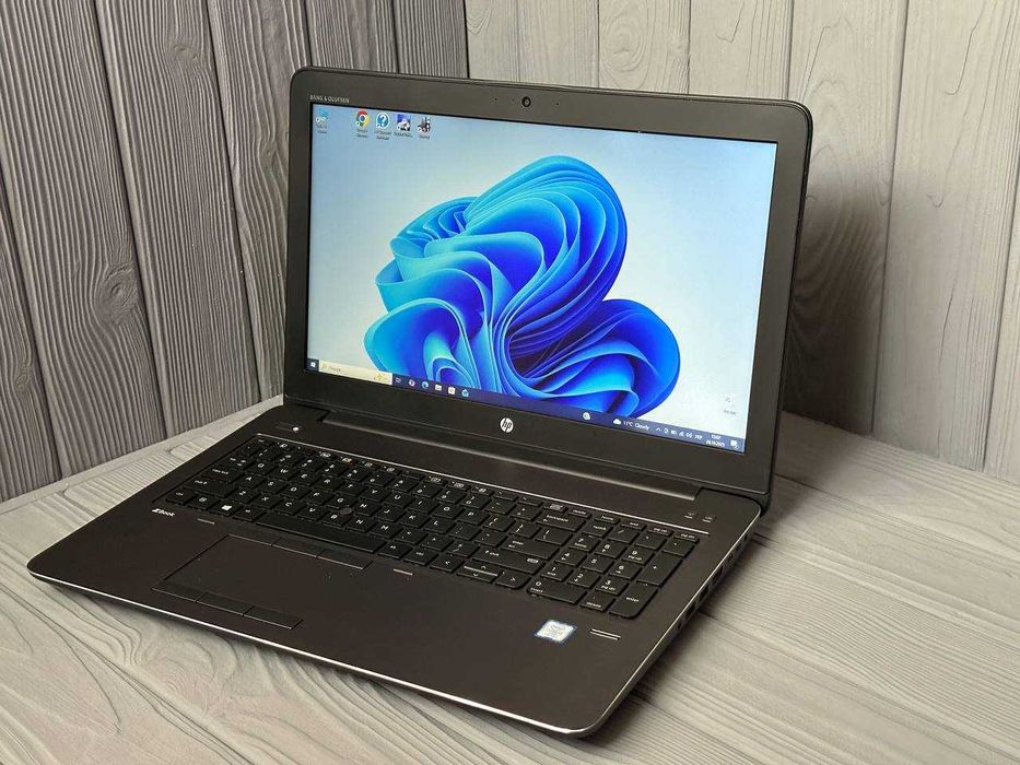 HP Zbook G4  | i7-7820HQ  | 16 GB x 512 SSD