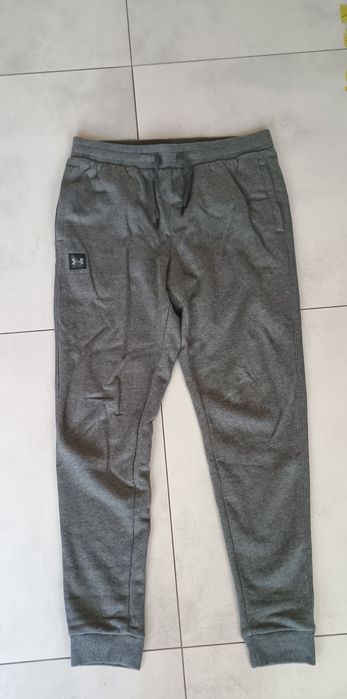 Spodnie Under Armour L
