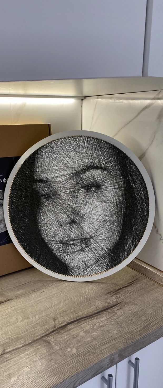 Картина нитками по вашому фото у техніці String art.