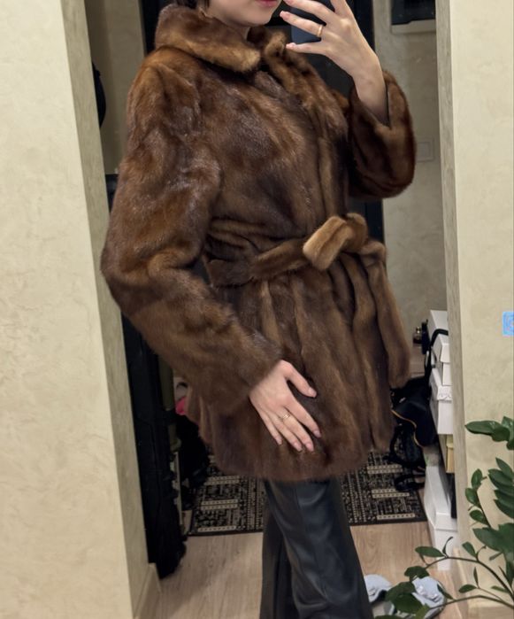 Норкова жіноча шуба