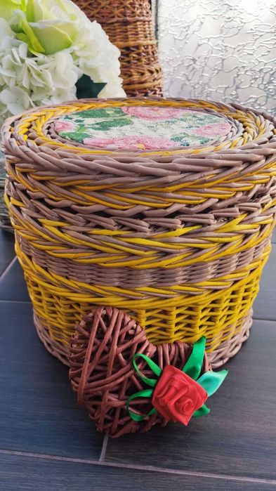 Плетена корзина с кришкою. Короб. Корзинка. Подарунок. Органайзер.