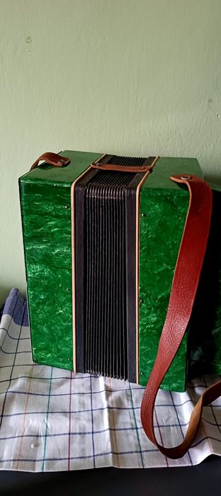 Akordeon harmonię guzikowy
